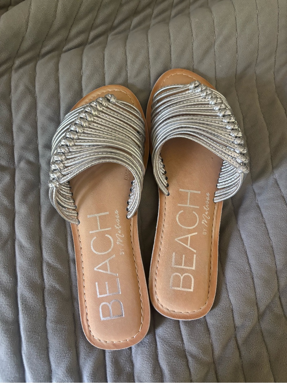 NWOT Size 6, Beach by Matisse Silver Braided Slide Sandals